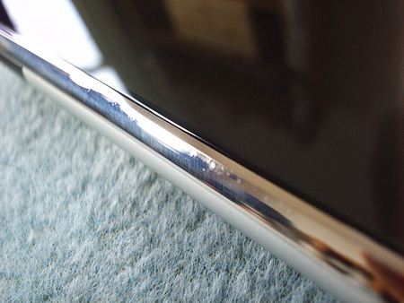 Belkin Acrylic Case scratches iPhone