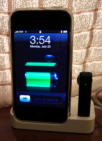World&rsquo;s first unboxing of iPhone Bluetooth Headset